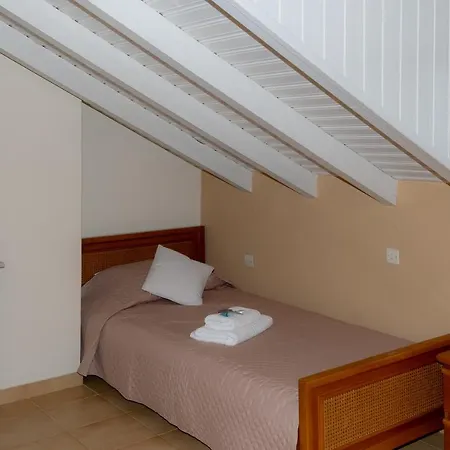 Captain's Quarters At Captains Apartment